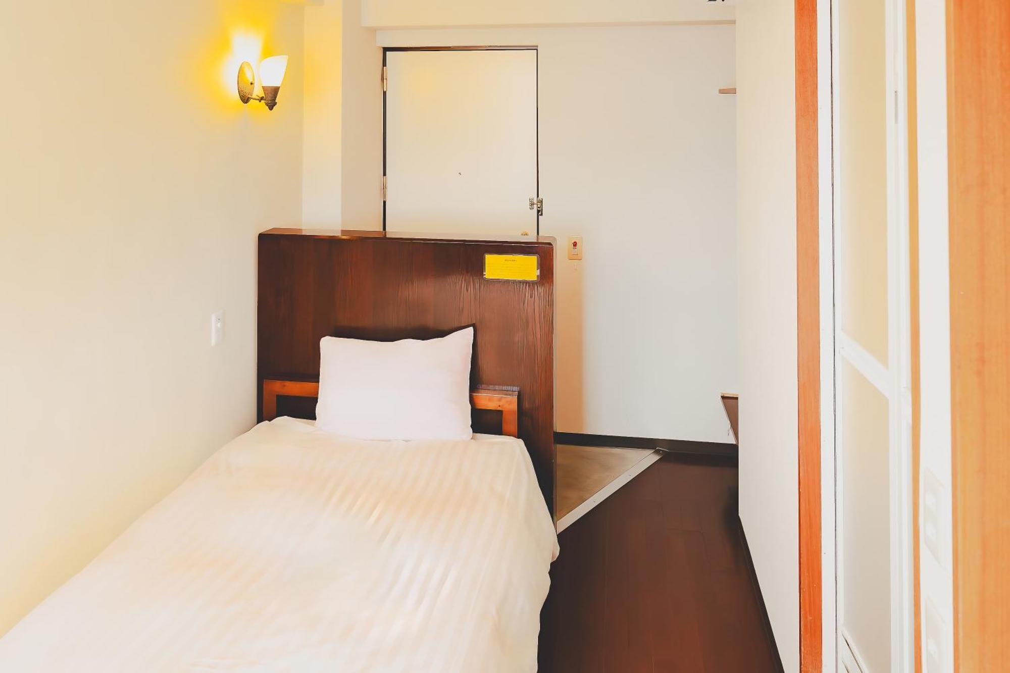 แวน คอร์ทแลนด์ โฮเต็ล Hotel Aira ภายนอก รูปภาพ